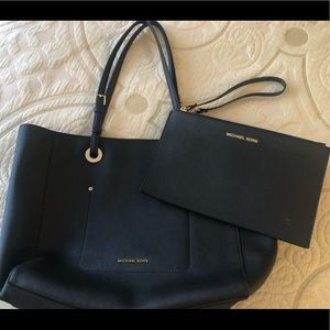 Michael Kors Tote with Clutch - Black🖤 - NWOT